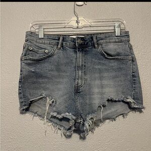Zara Hi Waist Hi Rise Lt Wash Fray Denim Jean Blue Distressed Shorts Sz 8